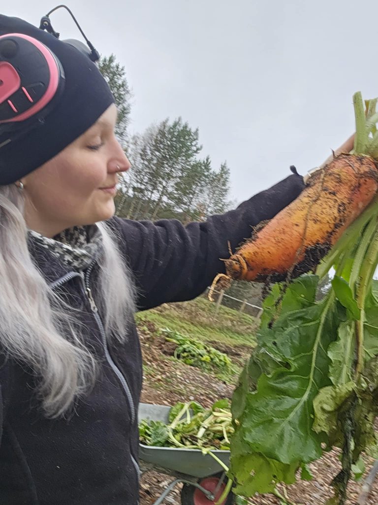 Jag, Sara, med en stor morot