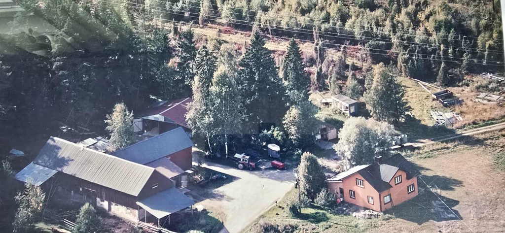 En översikts bild på vår nyas gård