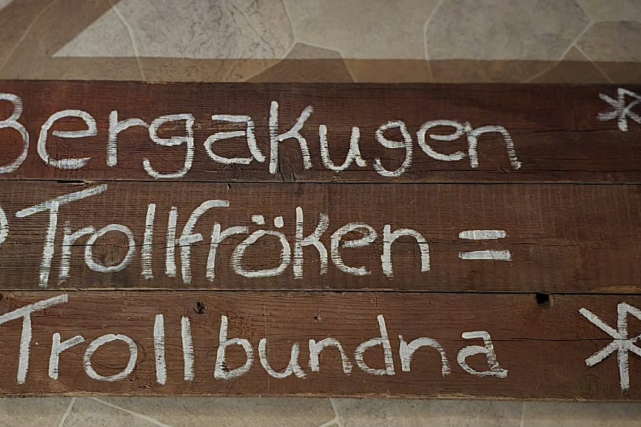 Träskylten vi hade på vårt bröllop